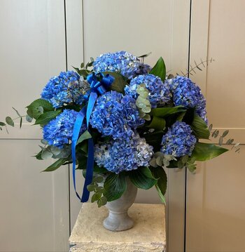 bluehydrangeaarrangement-1_edit_1514248739836889.jpg