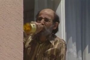 612340-bizimkiler-deki-sevim-in-cemil-ine-alkol-tedavisi-uygulaniyor-564ecf7fd3906.jpg