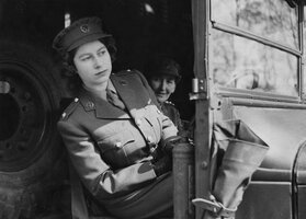 elizabeth-as-mechanic-7.jpg elizabeth-as-mechanic-7.jpg