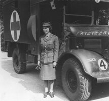 elizabeth-as-mechanic-1.jpg elizabeth-as-mechanic-1.jpg