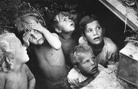 galeri_barbarossa-harekati-nin-bir-parcasi-olan-bombalamaya-sahit-olan-cocuklar-haziran-1941-b...jpg