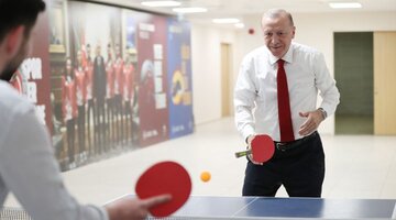erdogan-in-raket-tutusu-sosyal-medyada-gundem-oldu-1007251-5.jpg