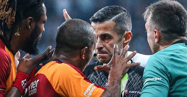 mete-kalkavan-in-galatasaray-karnesi_21f8b.jpg