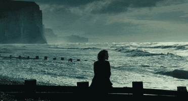Ne-zaman-yalnız-kalmak-istesem.gif