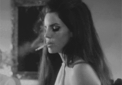 sigara-icen-kiz_1749589.gif